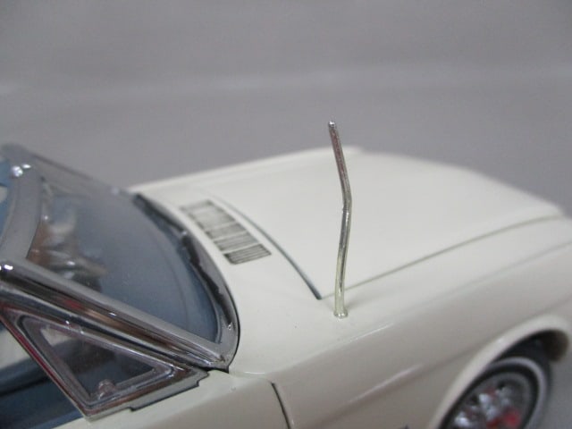 Danbury Mint 1966 Ford Mustang Convertible Diecast Model - 8
