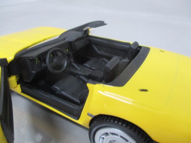 Franklin Mint 1986 Chevrolet Corvette Convertible Diecast Model - 3