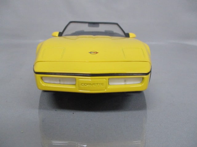 Franklin Mint 1986 Chevrolet Corvette Convertible Diecast Model - 4