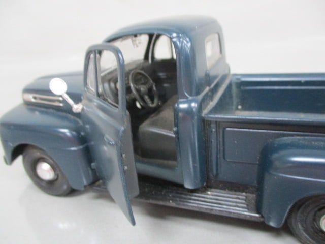 1948 Ford F-1 Pickup Truck Diecast Model By Maisto 1:24 Scale - 3