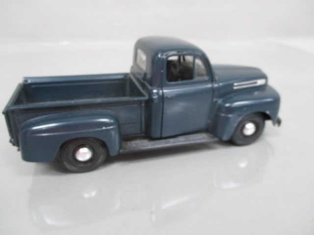 1948 Ford F-1 Pickup Truck Diecast Model By Maisto 1:24 Scale - 5