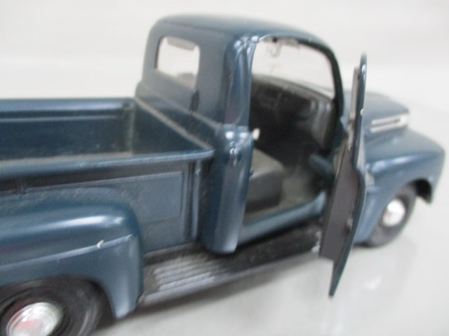 1948 Ford F-1 Pickup Truck Diecast Model By Maisto 1:24 Scale - 6