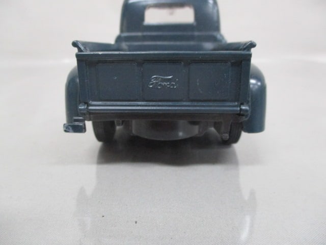 1948 Ford F-1 Pickup Truck Diecast Model By Maisto 1:24 Scale - 8