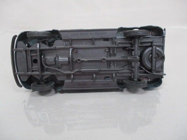 1948 Ford F-1 Pickup Truck Diecast Model By Maisto 1:24 Scale - 9