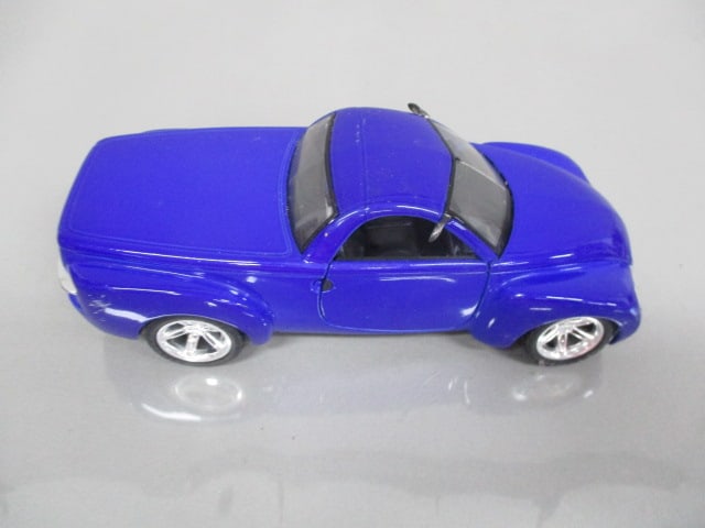 2000 Chevrolet SSR Concept Car Diecast Model 1:25 Scale By Maisto - 8