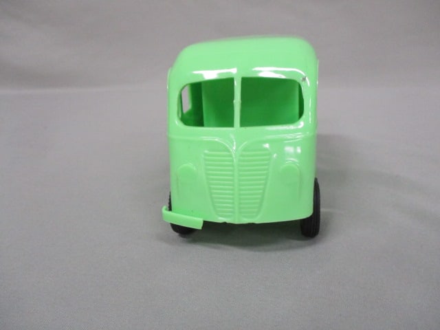 Vintage 1949 International Metro Van Cigarette Dispenser - 2