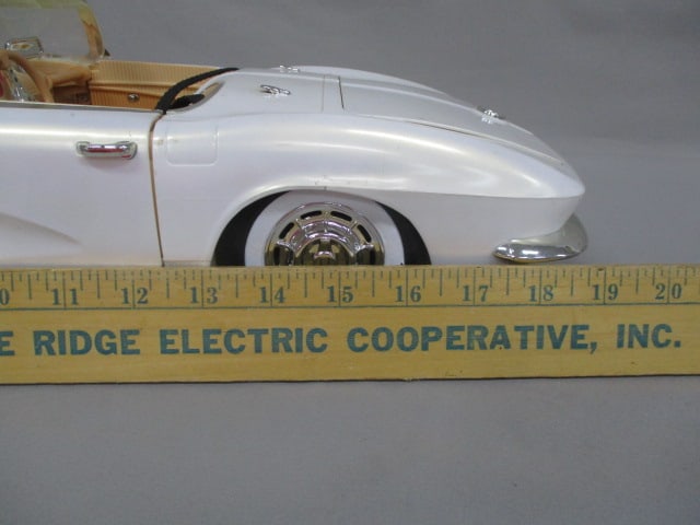 2007 Bratz Dolls 1962 Corvette Remote Controlled Car 1:9 Scale - 11