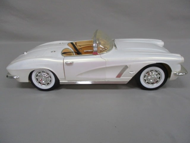 2007 Bratz Dolls 1962 Corvette Remote Controlled Car 1:9 Scale - 5