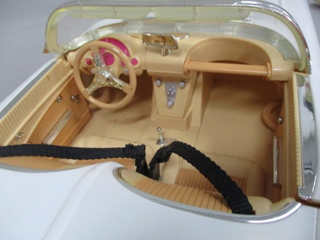 2007 Bratz Dolls 1962 Corvette Remote Controlled Car 1:9 Scale - 7