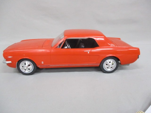 Wen-Mac 1966 Ford Mustang GT Battery Operated Car 16": .