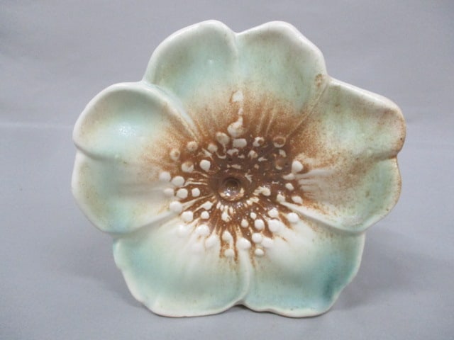 McCoy Dogwood Flower Wall Pocket/ Planter: 6"
