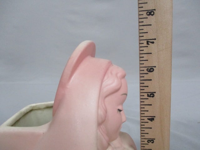 Vintage Hull #26 Madonna and Child Planter "Satin Carnation Glaze" - 7
