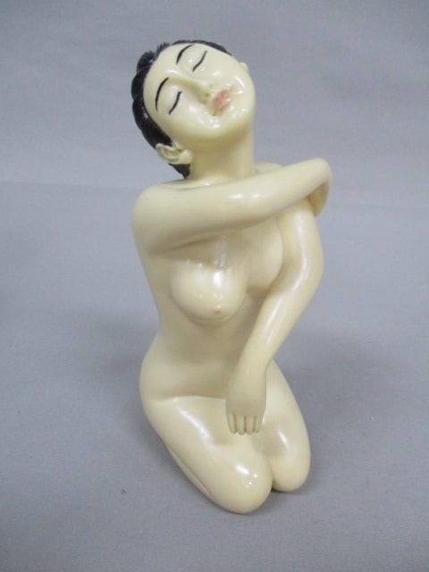 Vintage Japanese Kneeling Nude Figurine 6": .