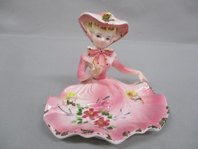 Vintage Porcelain Lady Figurine Jewelry/Trinket Holder 6" x 4.5": .