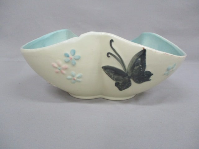 Hull Pottery B16-11 1/2" "Butterfly" Fruit Bowl - 4