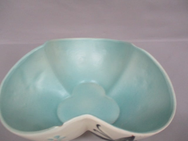Hull Pottery B16-11 1/2" "Butterfly" Fruit Bowl - 5