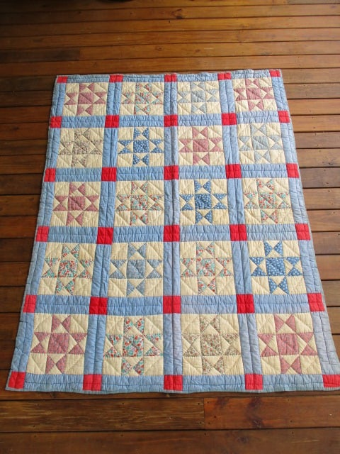 Vintage "Evening Stars" Quilt 82" x 65": .