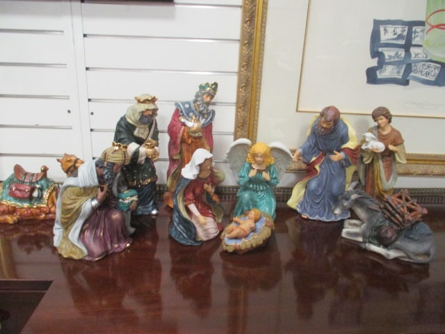 Elegant 10 Piece Handpainted Bisque Porcelain Nativity Set with Gold Gilt Accents: .