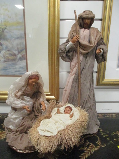 3 Piece Handcrafted Style Nativity Set (1 of 5)