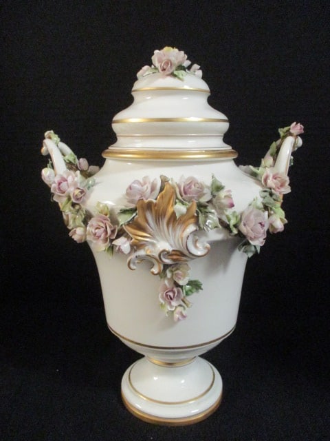 Vintage Capodimonte Porcelain Urn with Applied Porcelain Rose Garland: 12 3/4"h
