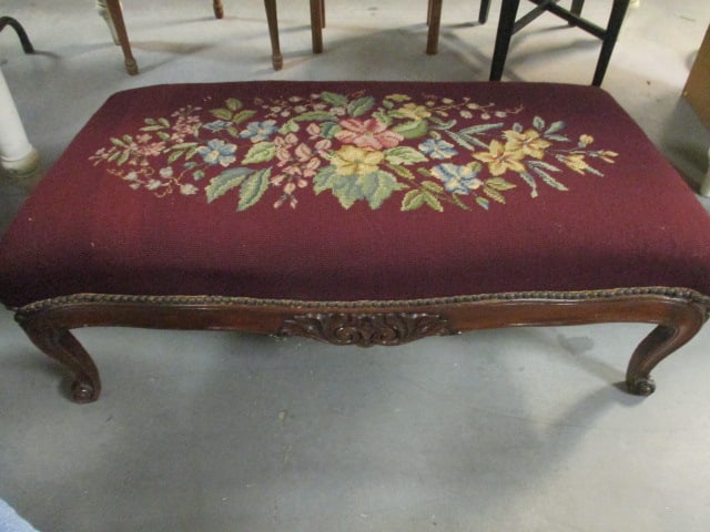 Antique Carved Traditional Victorian Settee Bench with Needlepoint Seat (1 of 4)