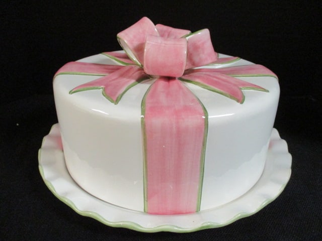 1998 Alabaster for Portugal Ceramics "Ribbons & Bows" Cake Plate: 12 1/2"dia 7 1/4"h