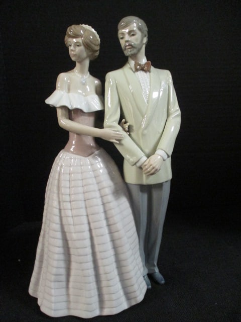 Lladro 1988 #5540 "An Evening Out" Porcelain Figurine (1 of 6)