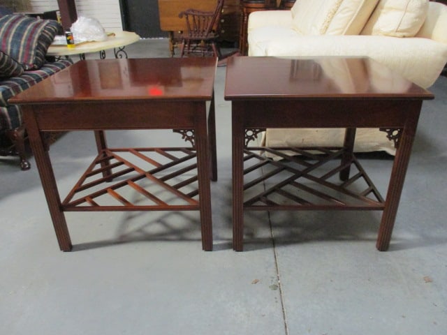 Pair of Hepplewhite Inspired Mahogany End Tables (1 of 13)