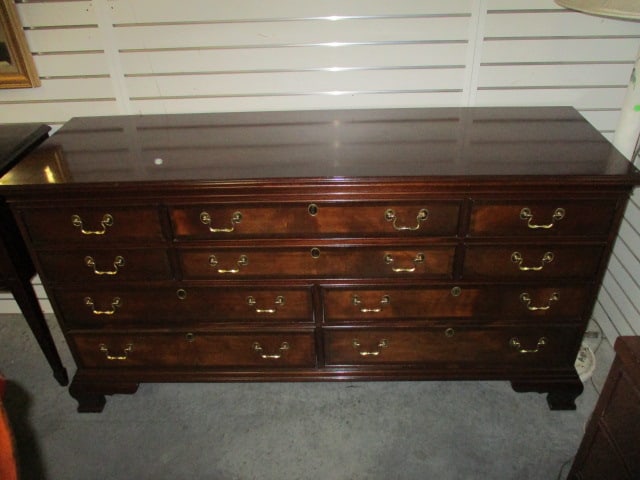 Councill Colonial Revival Style Mahogany Double Dresser (1 of 7)