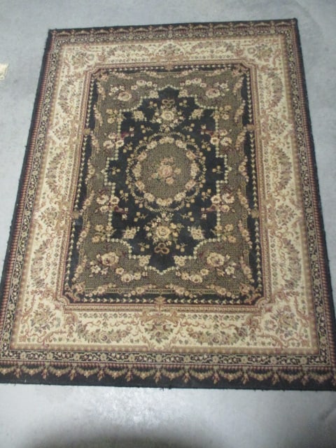 Black/Beige Border Rose Medallion Design Area Rug: 4' x 5'-4", some loose edge binding, needs vacuuming, Local Pickup Only