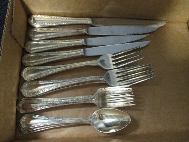 14 Pieces of World Silverplate Flatware (1 of 5)