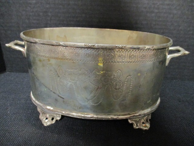 Vintage Silverplated Oval Jardiniere Cachepot: 11"w(handle to handle), 5"h
