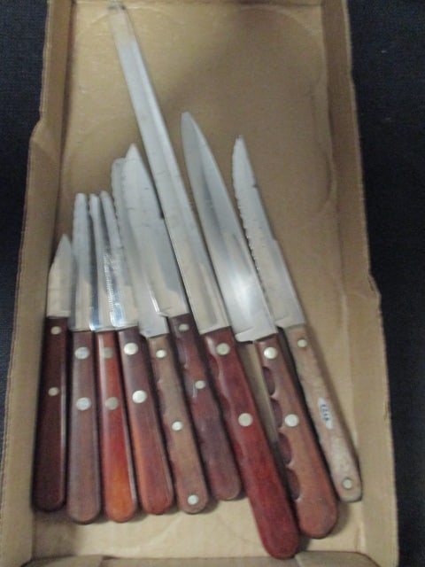 Nine Case XX Wood Handle Kitchen Knives (1 of 5)