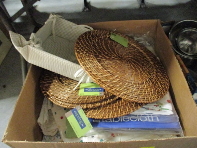 Grouping of Table Cloths, Placemats, Woven Chargers, Fabric Bread Basket, etc. (1 of 4)