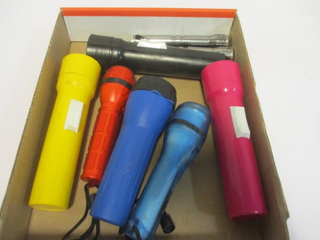 Lot of 8 Flashlights: see pictures and preview for selection and condition