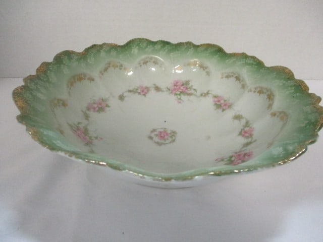 Vintage Green and Gold Trim Scalloped Edge Porcelain Bowl: 10"