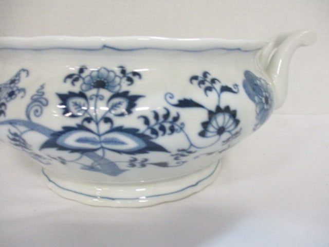 Vintage Blue Danube "Blue Onion" Covered Vegetable Bowl - 4