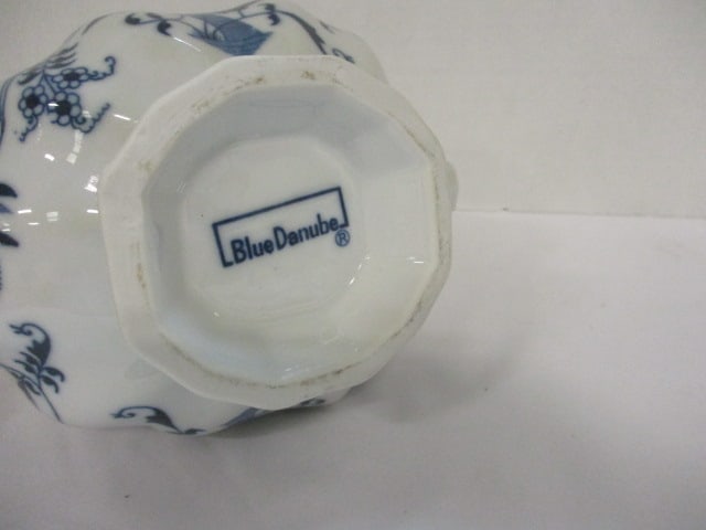 Vintage Blue Danube "Blue Onion" Gravy Boat - 4