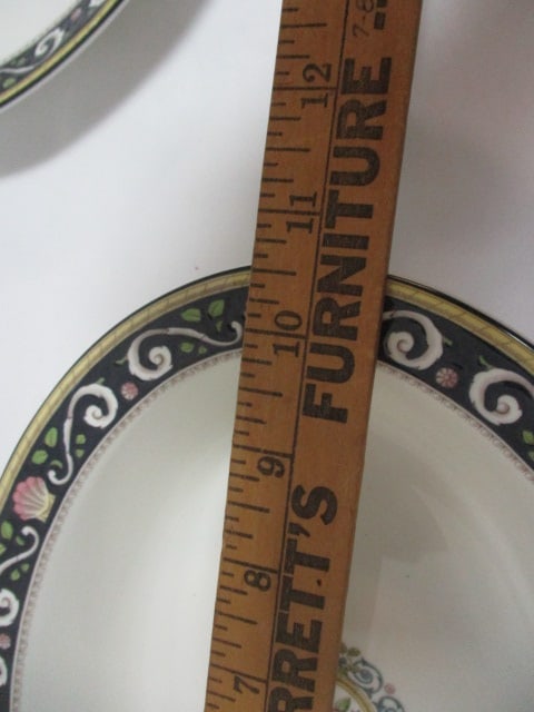 59 Pieces of Vintage Wedgwood "Runnymeade" China - 16