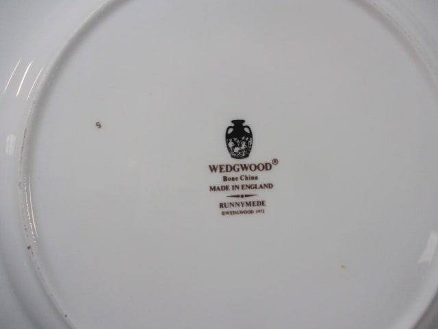 59 Pieces of Vintage Wedgwood "Runnymeade" China - 4