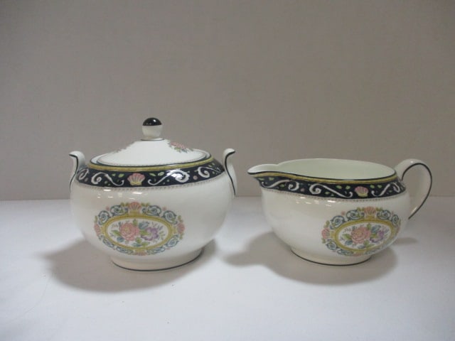 Vintage Wedgwood "Runnymeade" Sugar and Creamer (1 of 8)