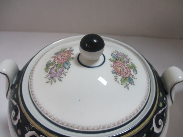 Vintage Wedgwood "Runnymeade" Sugar and Creamer - 2