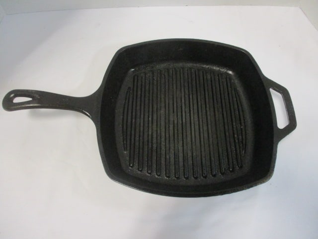 Lodge Cast Iron Griddle Fry Pan: 10 1/2"