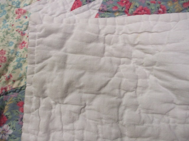 Vintage Scallop Edge Patchwork Quilt - 5