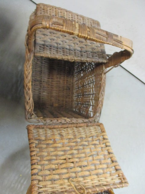 Vintage Picnic Basket and Handle Basket - 3
