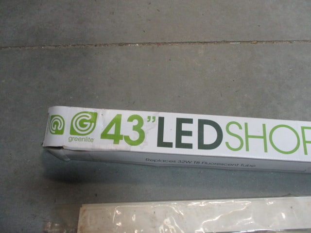 GreenLite 43" LED ShopLite in Original Box with Plug-In Link and 1" Under - 2