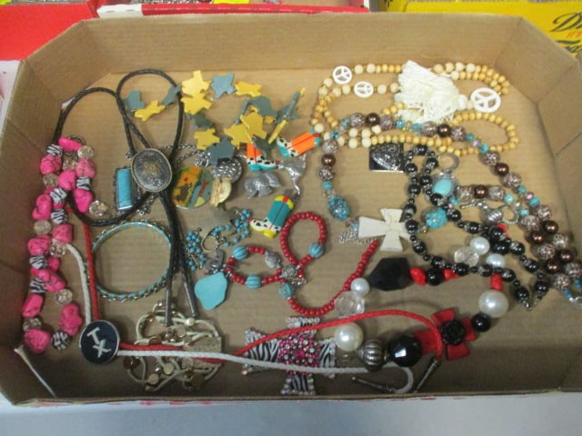 Collection of Estate Western Style Fashion Jewelry and Bolo Ties: see pictures and preview for selection