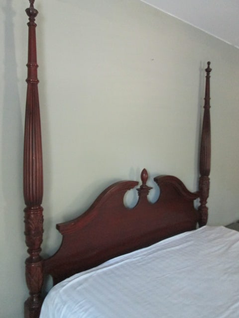 Mahogany Queen Size 4 Poster Rice Bed with Wood Rails - 3