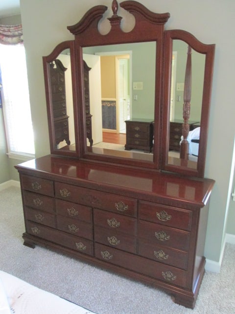 Mahogany Colonial Revival Double Dresser with Tri-Fold Mirror Stand: Dresser 63 1/2" x 17 1/2" x 32", Mirror 57 1/2" x 51", seven dovetail drawers, mirror has broken scroll pediment design, some color repaired scuffs, 2 pieces, Local Pickup Only