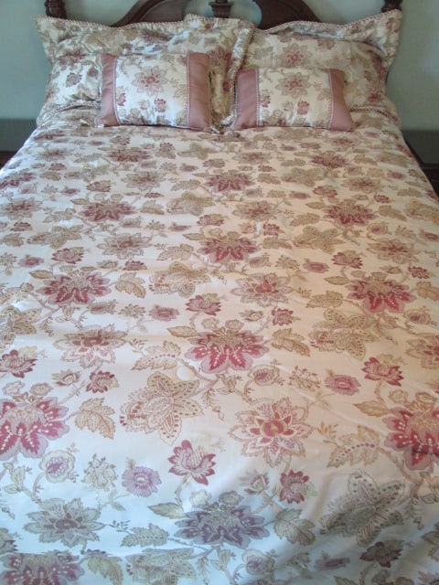 Like New Croscill Home Burgundy/Gold Floral King Size Comforter Set - 2